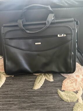 solo Black Men's Laptop Briefcase with Front Zip Pocket